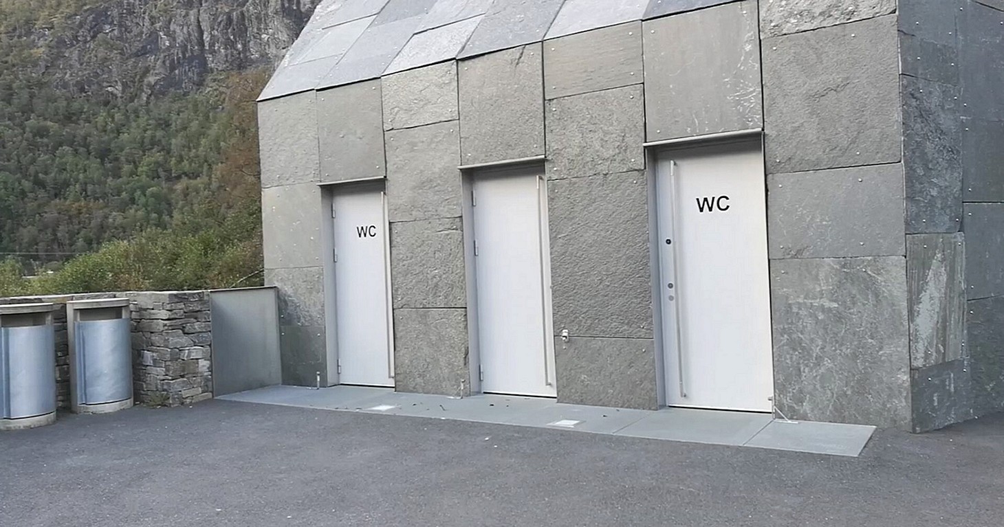 Придорожный туалет в Норвегии