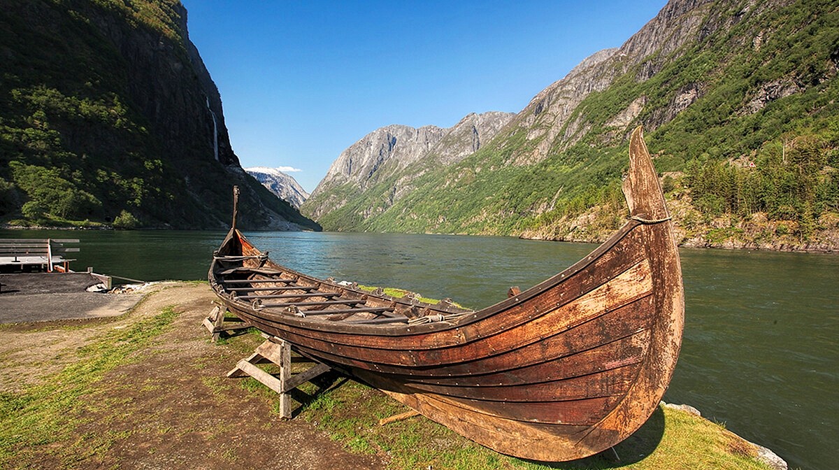 Скандинавские фото с лодкой