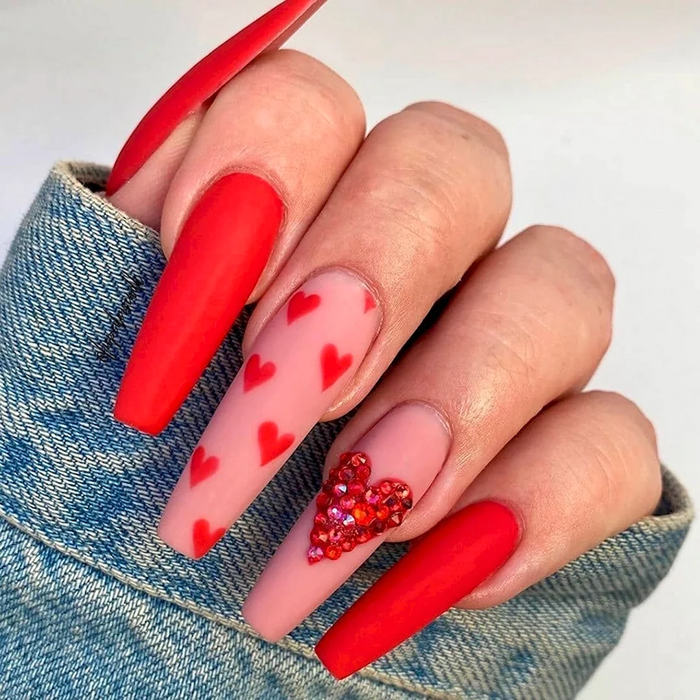 Красный маникюр тренды и новинки дизайна | Valentine's day nails, Manicure, Valentines nails